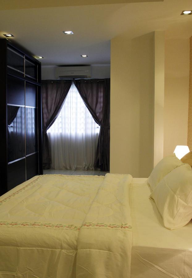 Gurney Luxe Inn George Town Exterior photo